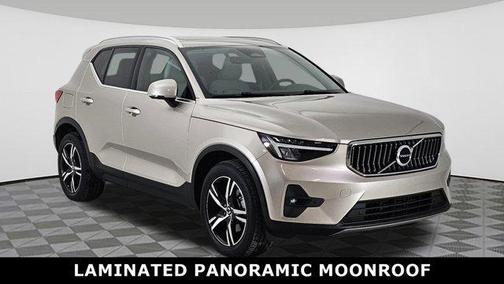 2023 Volvo XC40 B5 Plus Bright Theme