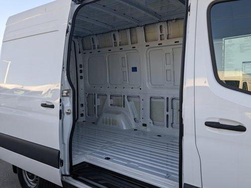 2024 Mercedes-Benz Sprinter 2500 144 WB Standard Roof Crew