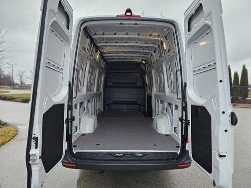 2025 Mercedes-Benz Sprinter 2500 High Roof