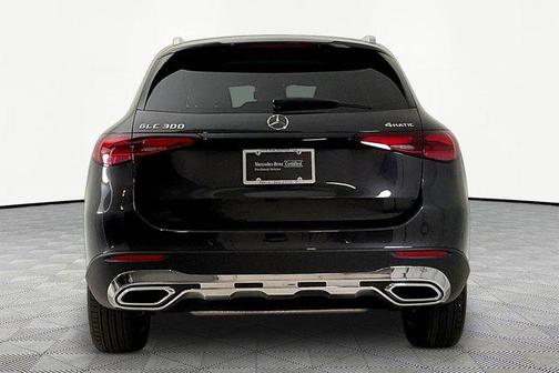 Graphite Gray Metallic 2026 Mercedes-Benz GLC 300 Base 4MATIC