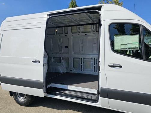 2025 Mercedes-Benz Sprinter 2500 Standard Roof