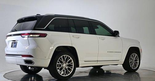 2023 Jeep Grand Cherokee Summit