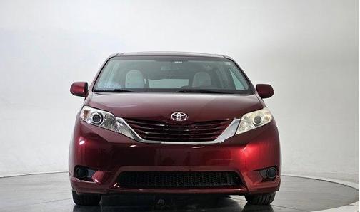 2015 Toyota Sienna LE