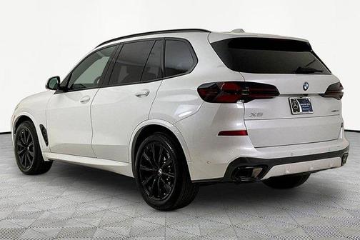 Mineral White Metallic 2026 BMW X5 xDrive40i