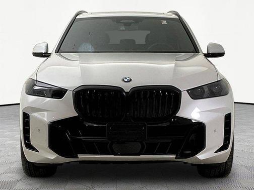 Mineral White Metallic 2026 BMW X5 xDrive40i