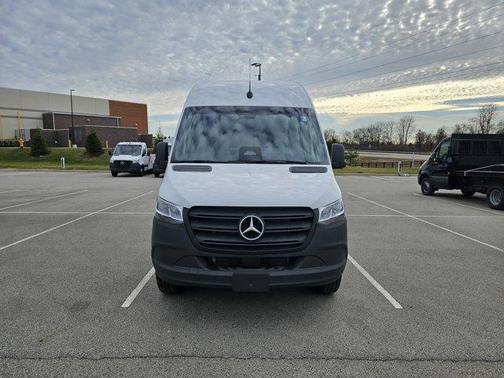 2025 Mercedes-Benz Sprinter 2500 Standard Roof