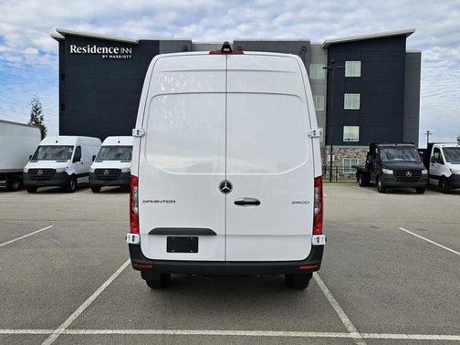 2025 Mercedes-Benz Sprinter 2500 Standard Roof