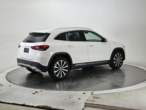 2021 Mercedes-Benz GLA 250 Base 4MATIC