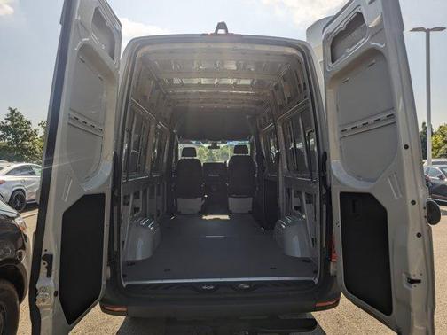 2025 Mercedes-Benz Sprinter 2500 Standard Roof