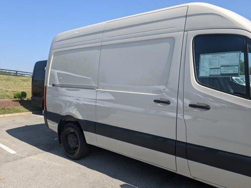 2025 Mercedes-Benz Sprinter 2500 Standard Roof