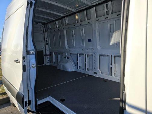2024 Mercedes-Benz eSprinter 2500 170 WB High Roof Cargo