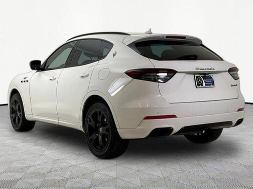 Bianco 2022 Maserati Levante GT