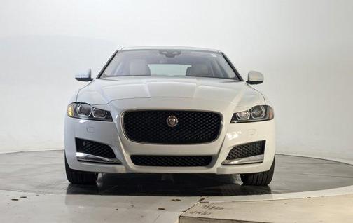 2018 Jaguar XF 25t Premium