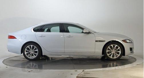 2018 Jaguar XF 25t Premium