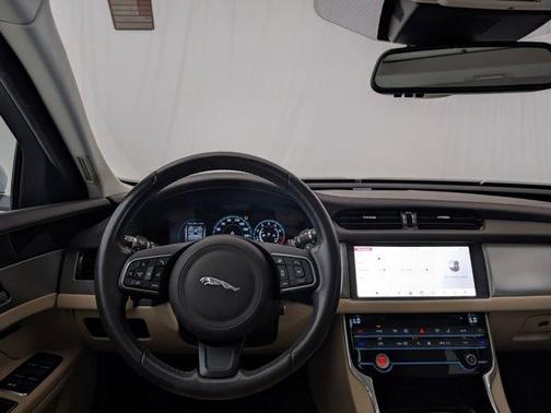 2018 Jaguar XF 25t Premium