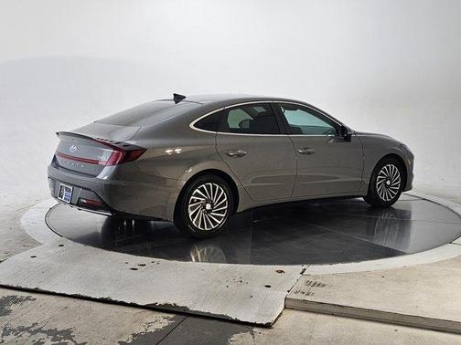 2021 Hyundai SONATA Hybrid Limited