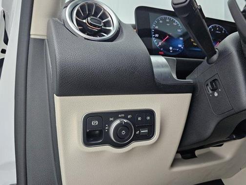 2022 Mercedes-Benz GLB 250 Base 4MATIC