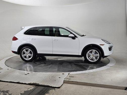 2014 Porsche Cayenne Platinum Edition