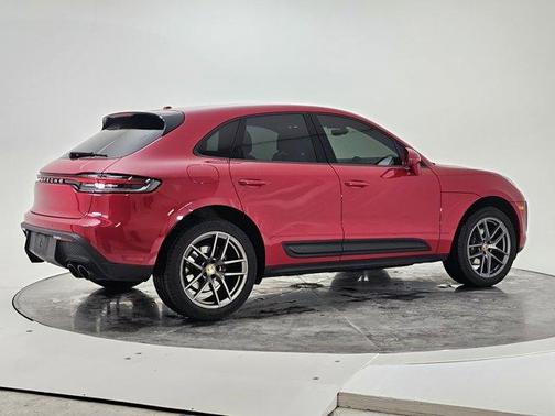 2022 Porsche Macan Base