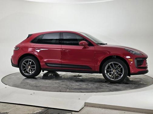 2022 Porsche Macan Base