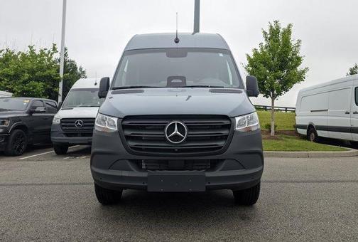 2025 Mercedes-Benz Sprinter 2500 144 WB Standard Roof Passenger