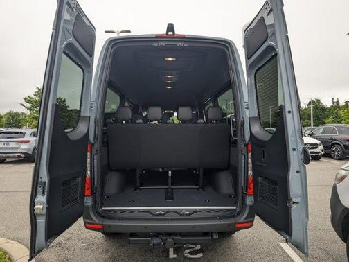 2025 Mercedes-Benz Sprinter 2500 144 WB Standard Roof Passenger