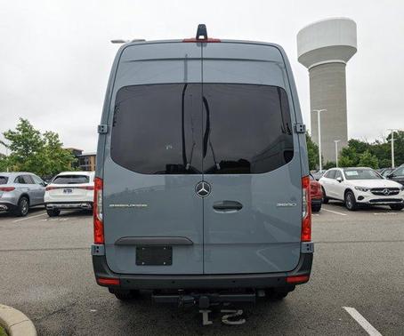 2025 Mercedes-Benz Sprinter 2500 144 WB Standard Roof Passenger