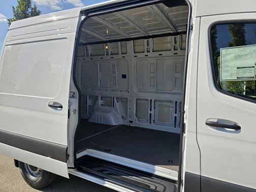 2025 Mercedes-Benz Sprinter 2500 Standard Roof
