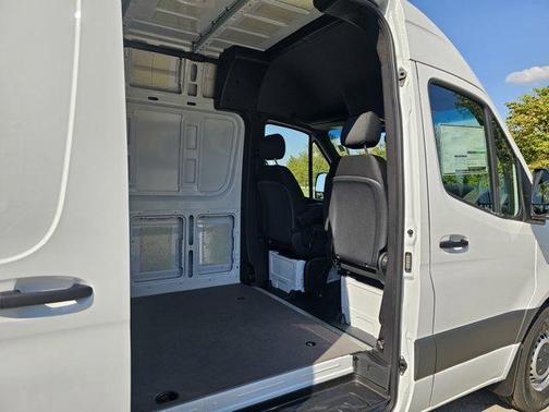 2025 Mercedes-Benz Sprinter 2500 Standard Roof