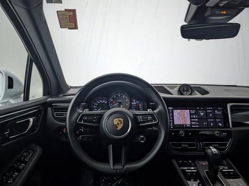 2022 Porsche Macan S
