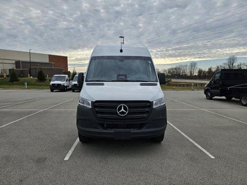 2025 Mercedes-Benz Sprinter 2500 Standard Roof