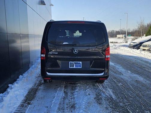 2023 Mercedes-Benz Metris Base