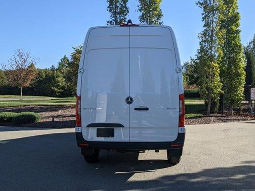 2024 Mercedes-Benz Sprinter 2500 144 WB Standard Roof Crew