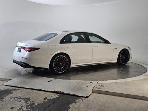 2025 Mercedes-Benz AMG S 63 E Base