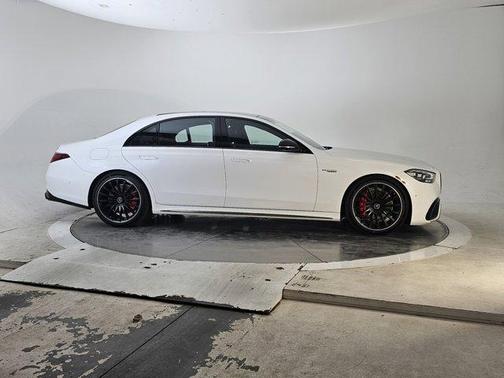 2025 Mercedes-Benz AMG S 63 E Base