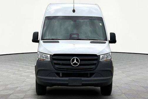 Arctic White 2025 Mercedes-Benz Sprinter 2500 170 WB