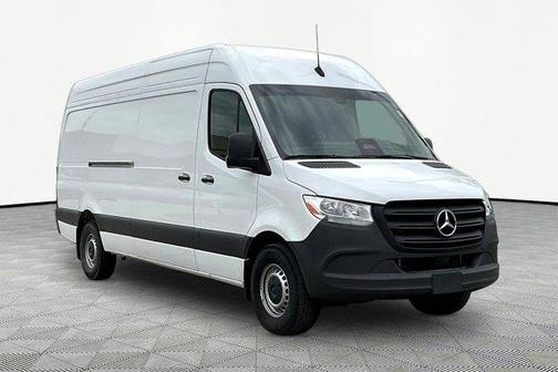 Arctic White 2025 Mercedes-Benz Sprinter 2500 170 WB