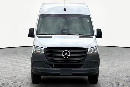 Arctic White 2025 Mercedes-Benz Sprinter 2500 170 WB