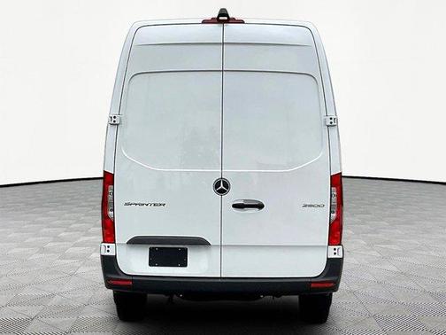 Arctic White 2025 Mercedes-Benz Sprinter 2500 170 WB