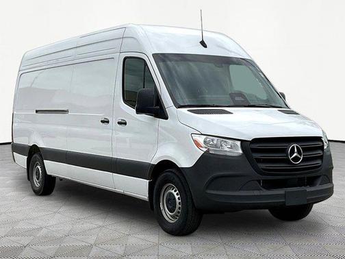 Arctic White 2025 Mercedes-Benz Sprinter 2500 170 WB