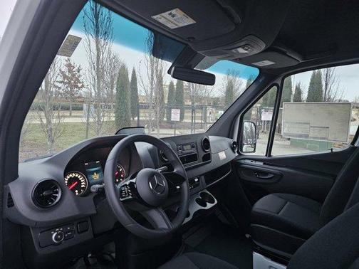2025 Mercedes-Benz Sprinter 2500 High Roof