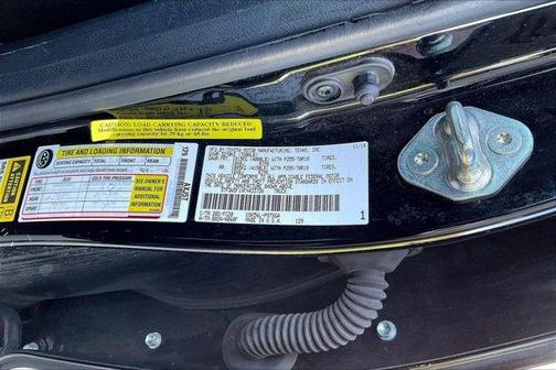 Black 2015 Toyota Tundra SR5