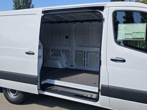 2025 Mercedes-Benz Sprinter 2500 Standard Roof