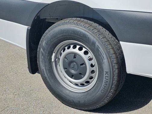 2025 Mercedes-Benz Sprinter 2500 Standard Roof