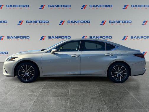 2022 Lexus ES 350 Base