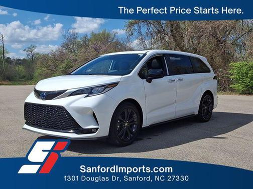Ice 2023 Toyota Sienna XSE 7 Passenger