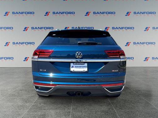 Blue Metallic 2022 Volkswagen Atlas Cross Sport 3.6L V6 SE w/Technology