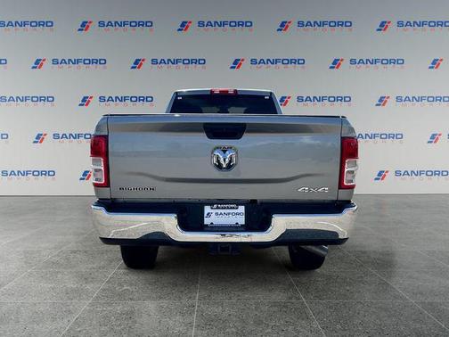 Billet Silver Metallic Clearcoat 2024 RAM 2500 Big Horn Crew Cab 4x4 8' Box