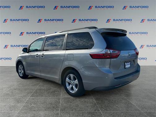 2017 Toyota Sienna LE