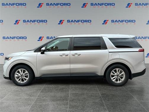 2023 Kia Carnival LX